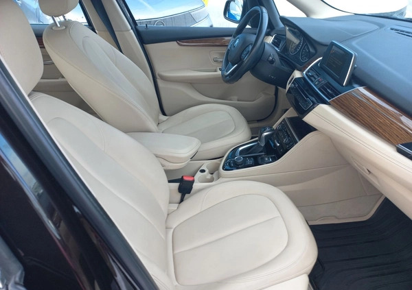BMW Seria 2 cena 56700 przebieg: 92452, rok produkcji 2015 z Nowe Miasteczko małe 352
